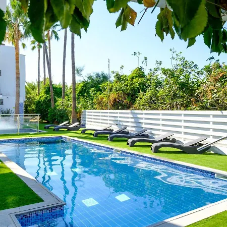 Charming, Splendid And Bright Apartment In Sunny Ayia Napa All Yours *
