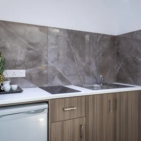شقة Charming, Splendid And Bright Apartment In Sunny Ayia Napa All Yours
