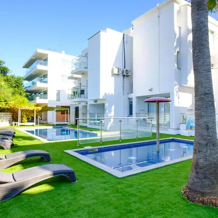 شقة Charming, Splendid And Bright Apartment In Sunny Ayia Napa All Yours